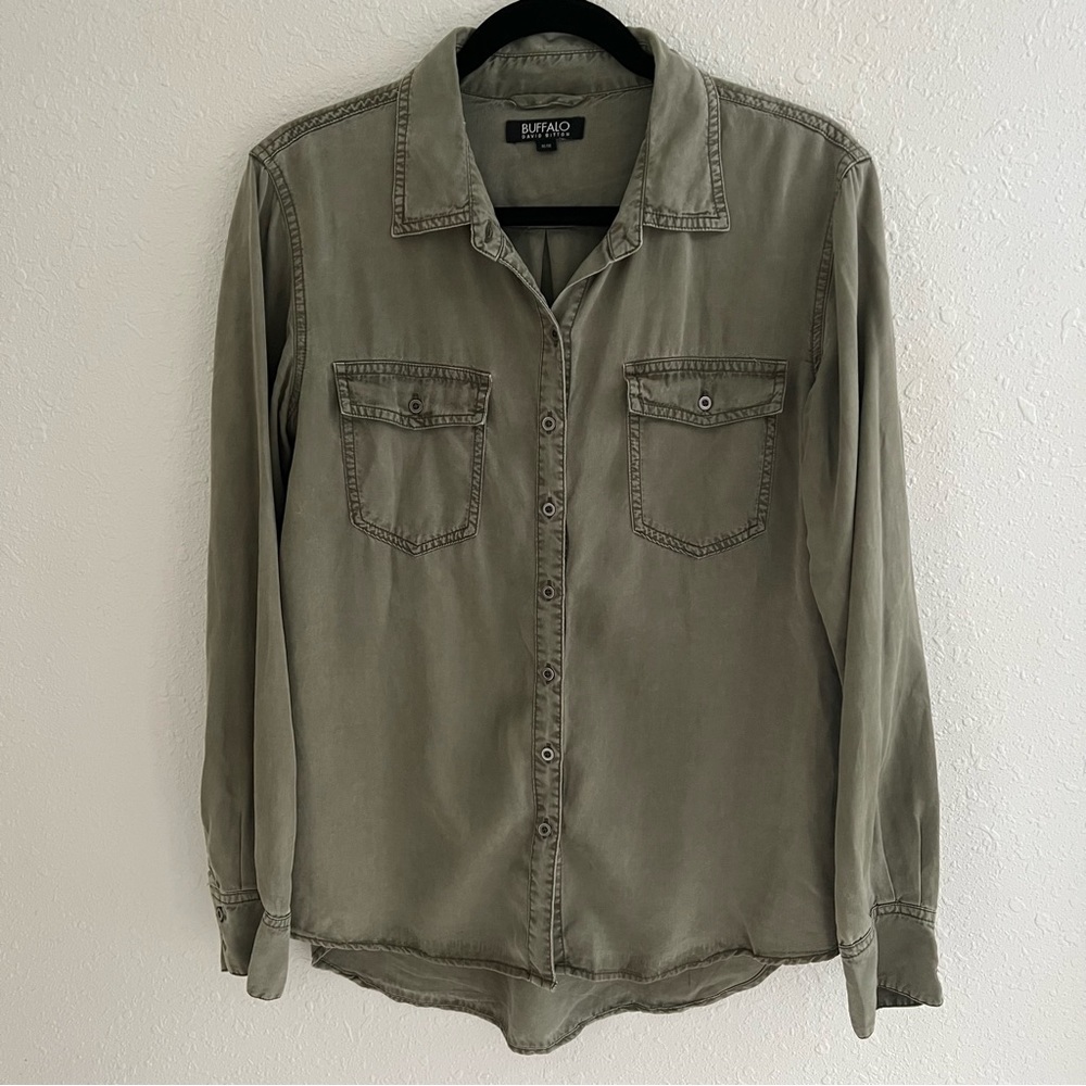 Buffalo button down (M)